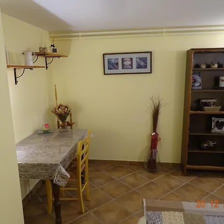 Gite Du Grand Cedre Apartment Doue Exterior photo
